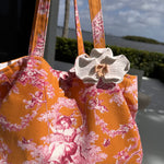 Load image into Gallery viewer, Oriana Orchid Brooches
